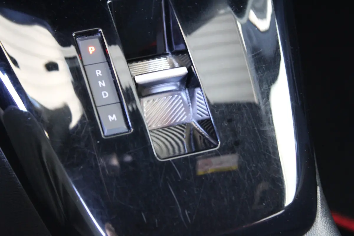 1.2 GS Line | Dodehoek-detectie | Keyless start & Keyless entry | Achterijcamera | Stoelverwarming |