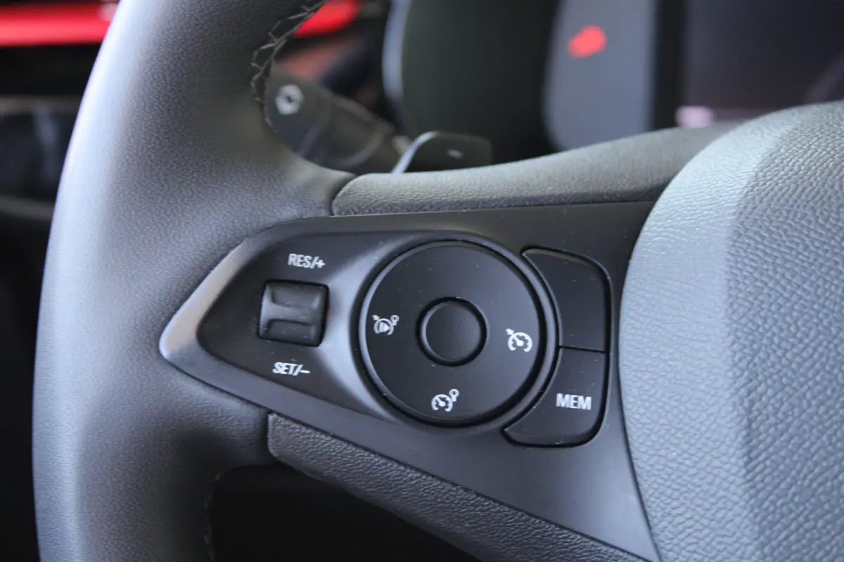 1.2 GS Line | Dodehoek-detectie | Keyless start & Keyless entry | Achterijcamera | Stoelverwarming |