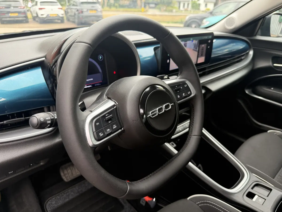 1.2 Hybrid Pop | AUTOMAAT | NAVI | CAMERA | CRUISE | VOL LED |