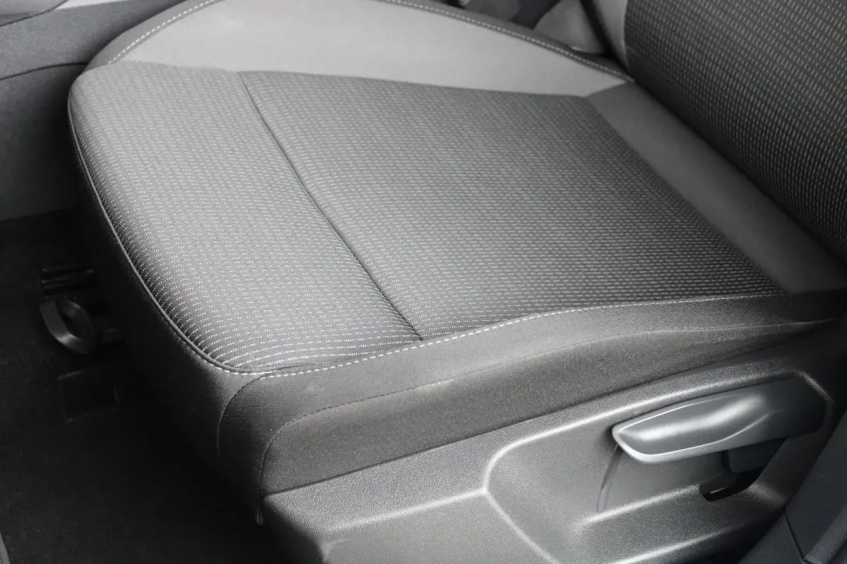 1.4 TSI iV PHEV Business Edition | Climate control | Parkeersensoren voor en achter | Keyless start |