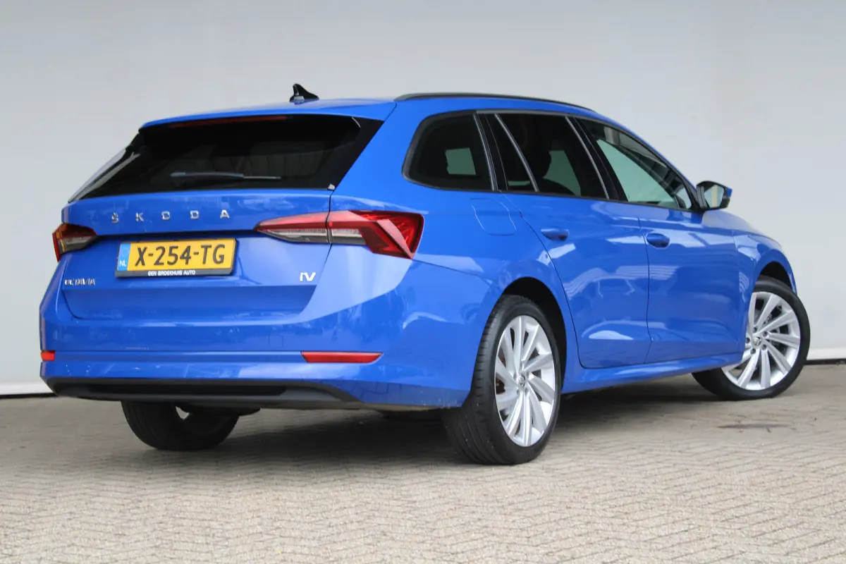 1.4 TSI iV PHEV Business Edition | Climate control | Parkeersensoren voor en achter | Keyless start |