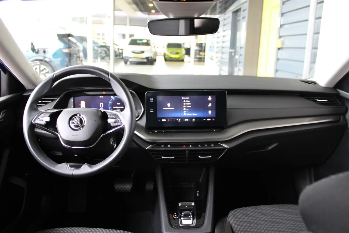 1.4 TSI iV PHEV Business Edition | Climate control | Parkeersensoren voor en achter | Keyless start |