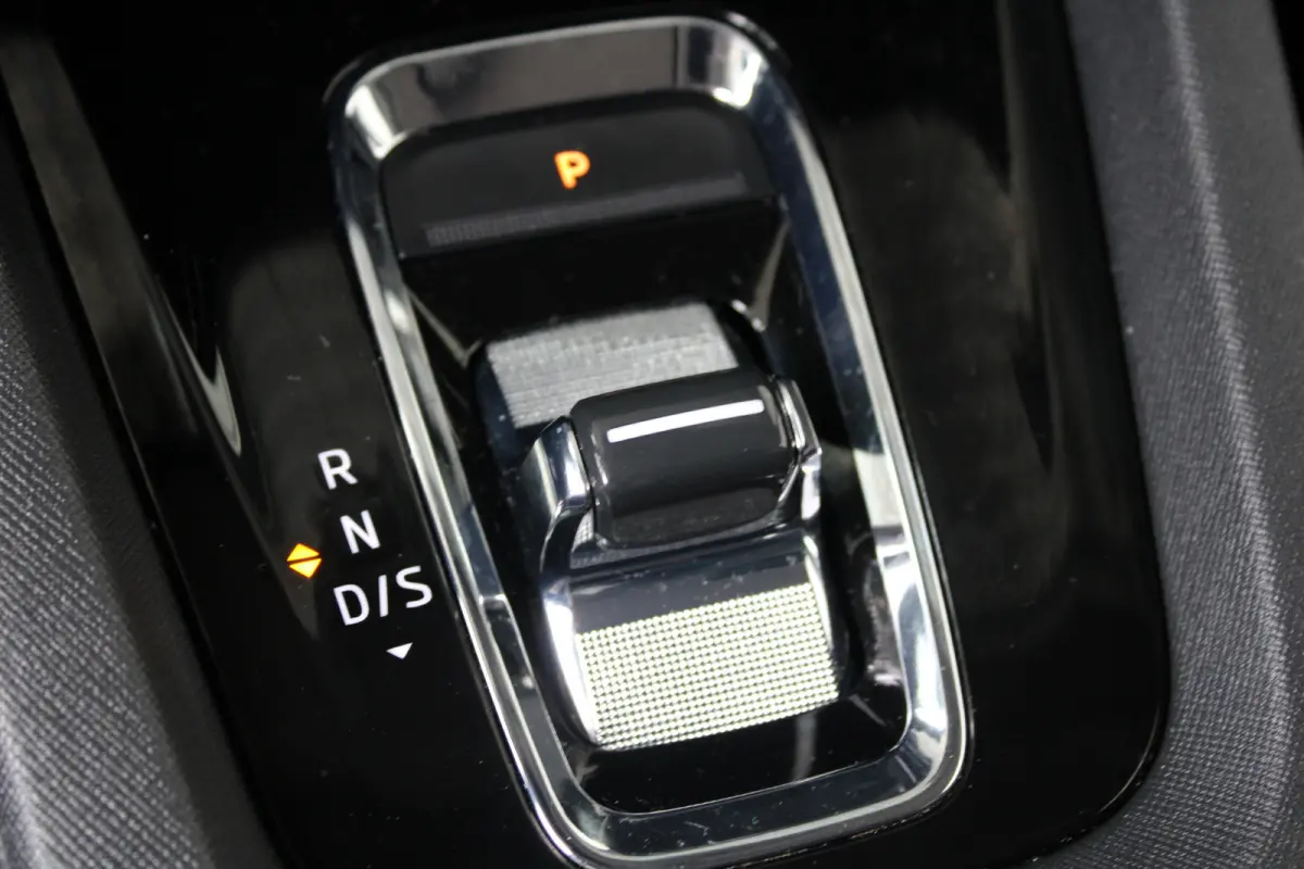 1.4 TSI iV PHEV Business Edition | Climate control | Parkeersensoren voor en achter | Keyless start |