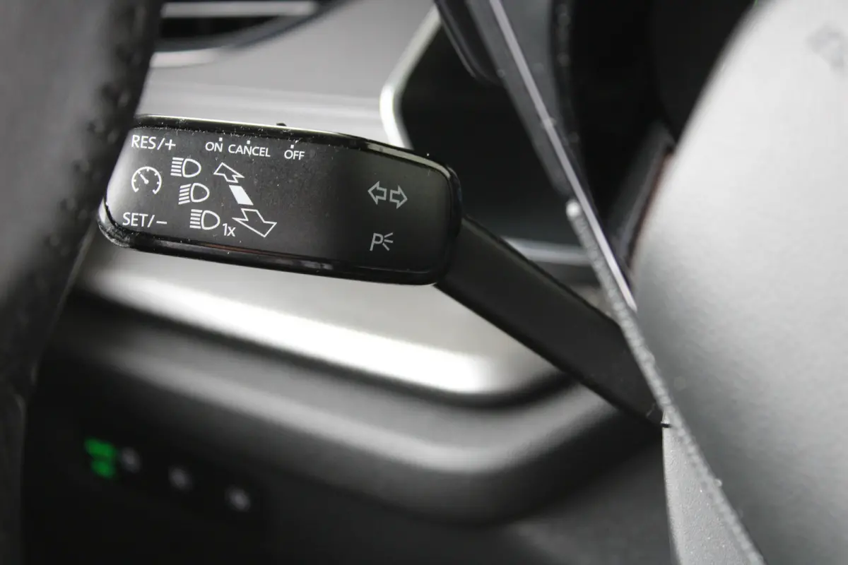 1.4 TSI iV PHEV Business Edition | Climate control | Parkeersensoren voor en achter | Keyless start |