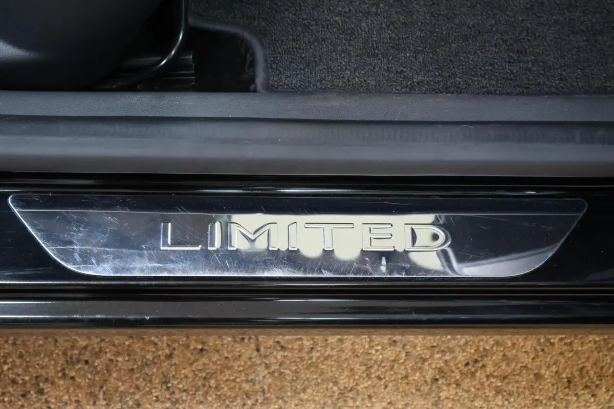 0.9 TCe Limited Compact, compleet en verrassend luxe!