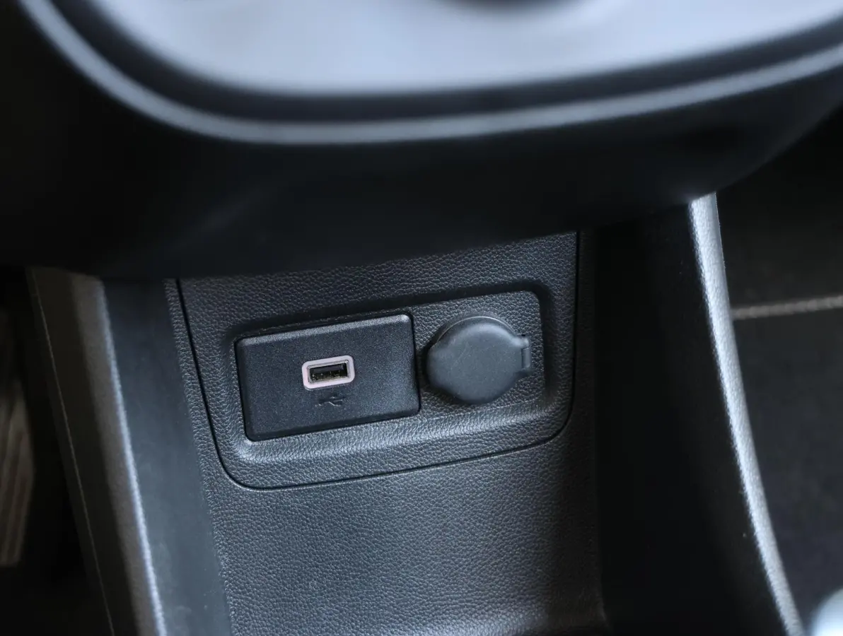 1.0 75pk 120 Jaar Edition | Airco | Parkeersensoren | Cruise Control | Licht metalen velgen