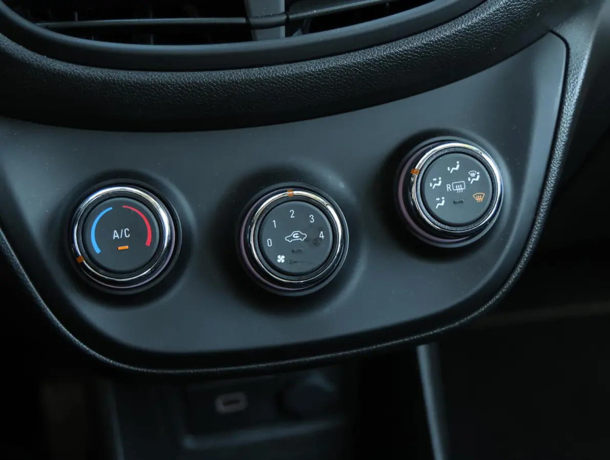 1.0 75pk 120 Jaar Edition | Airco | Parkeersensoren | Cruise Control | Licht metalen velgen