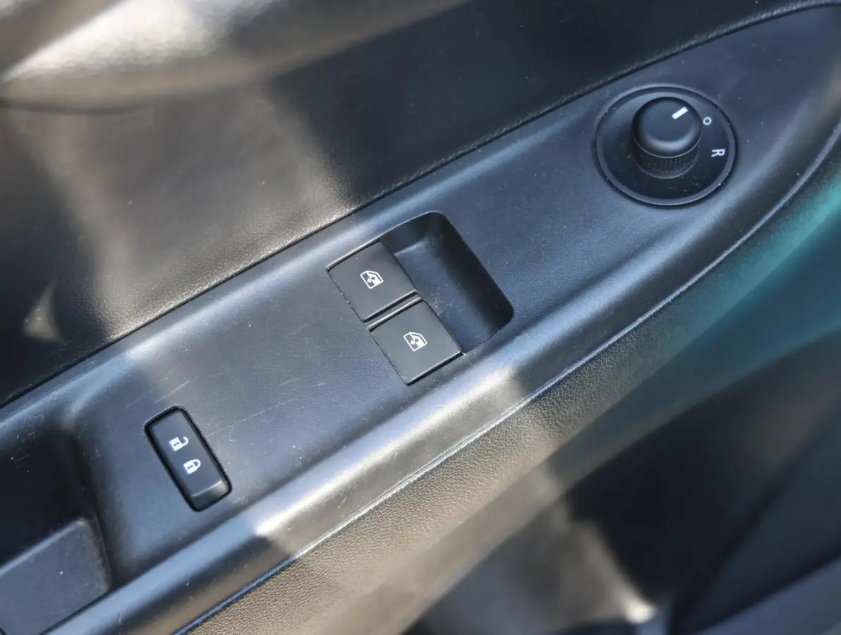 1.0 75pk 120 Jaar Edition | Airco | Parkeersensoren | Cruise Control | Licht metalen velgen
