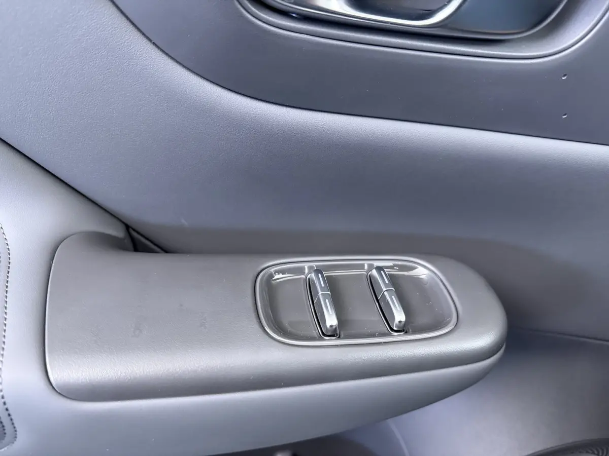 Design ProMax 67.1 kWh | €1000,- korting !! | Vanaf €499,- Private Lease per maand ! | Achteruitrijcamera | Apple Carplay/Android Auto|telefoonintegratie premium | Bestuurdersstoel verwa