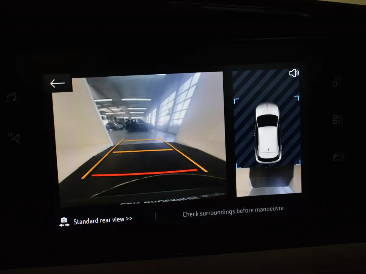 1.2T Elegance l 1e Eigenaar l Apple Car Play / Android l Camera l Parkeersensoren l Verkeersbord herkenning l
