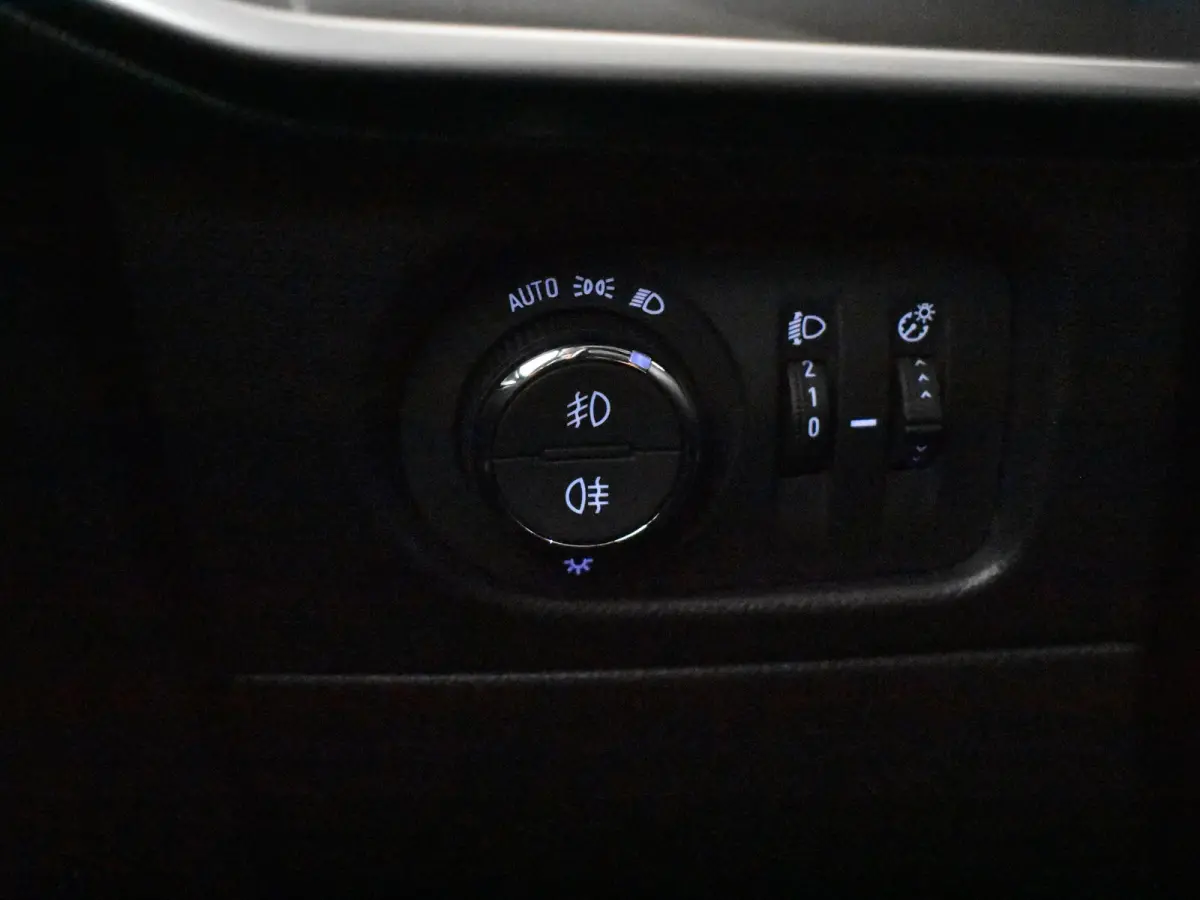 1.2T Elegance l 1e Eigenaar l Apple Car Play / Android l Camera l Parkeersensoren l Verkeersbord herkenning l