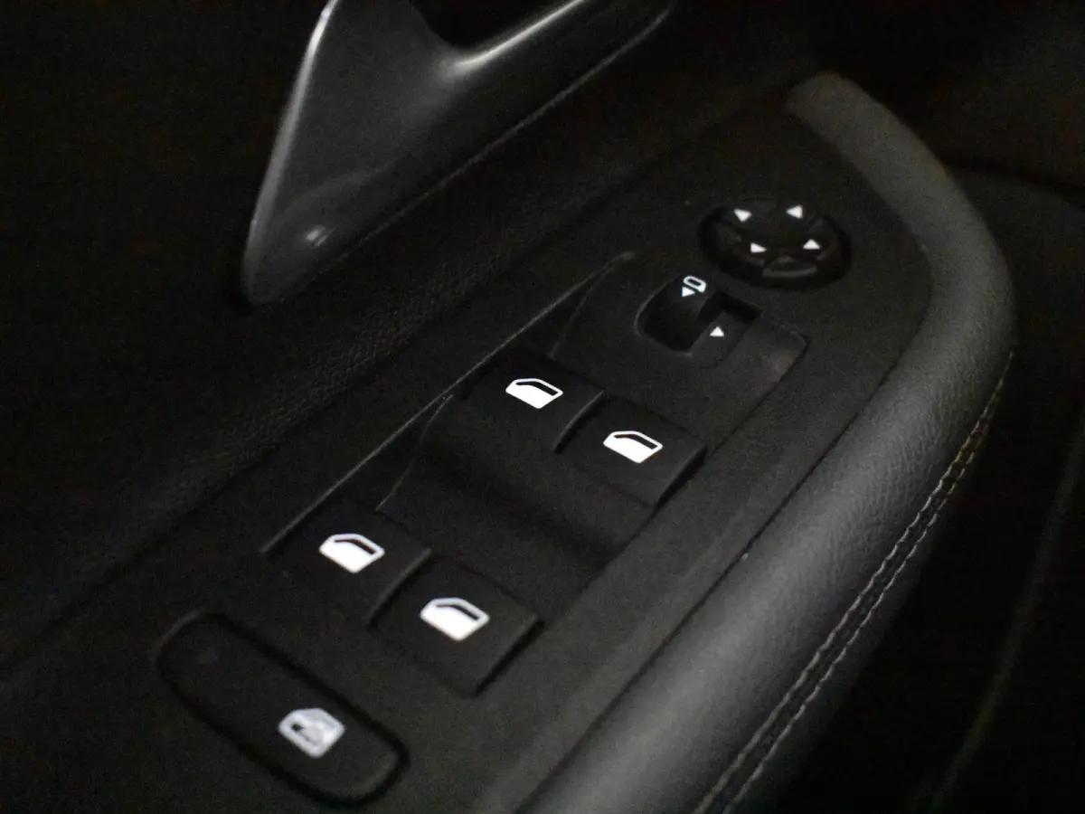 1.2T Elegance l 1e Eigenaar l Apple Car Play / Android l Camera l Parkeersensoren l Verkeersbord herkenning l
