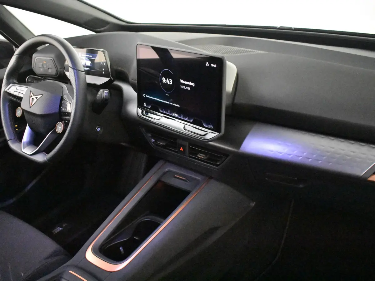 Essential Limited 63 kWh 231PK | Cruise control adapt | Appel Carplay/Android | Stoel/stuurverwarming | Parkeersensoren voor/achter | Keyless | LED | DAB | 19"LMV