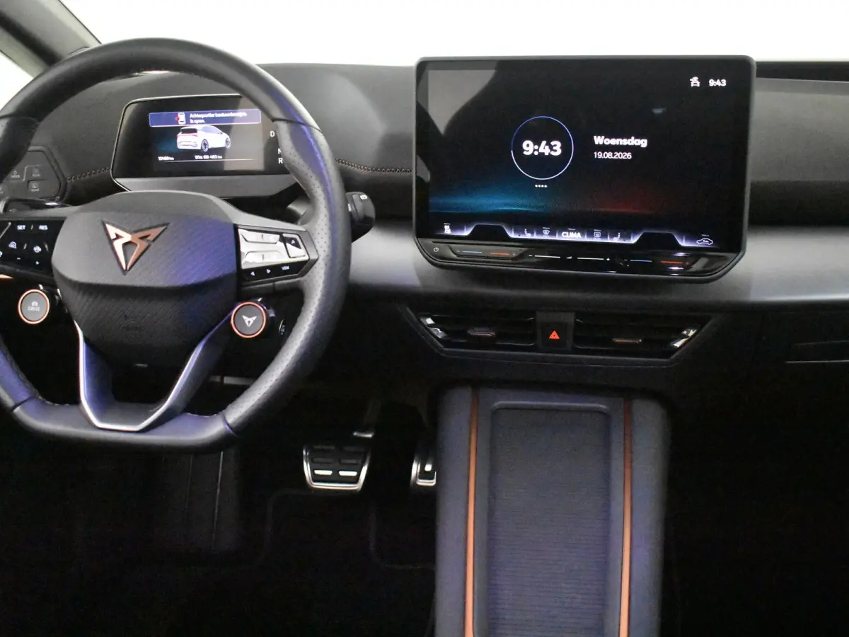 Essential Limited 63 kWh 231PK | Cruise control adapt | Appel Carplay/Android | Stoel/stuurverwarming | Parkeersensoren voor/achter | Keyless | LED | DAB | 19"LMV