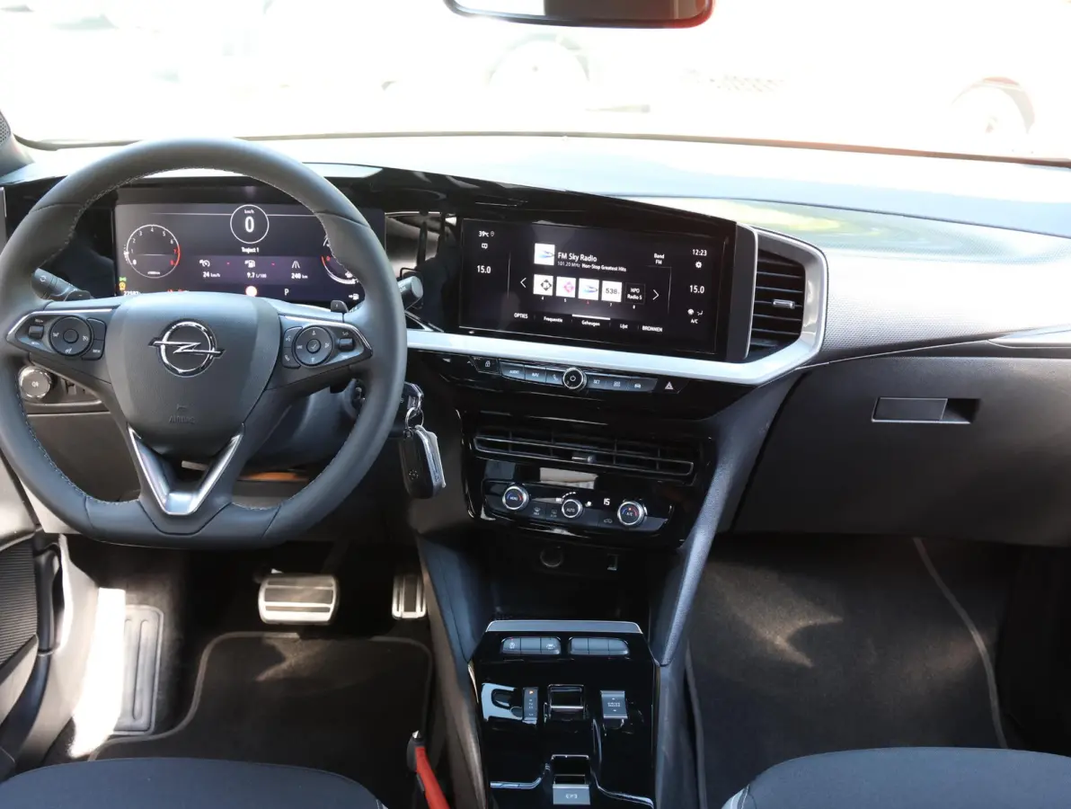 1.2 130pk Automaat GS | Navigatie | Apple Carplay & Android Auto | Camera | Climate control