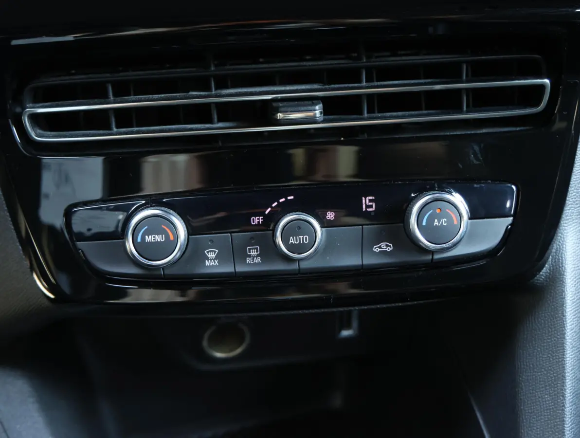 1.2 130pk Automaat GS | Navigatie | Apple Carplay & Android Auto | Camera | Climate control