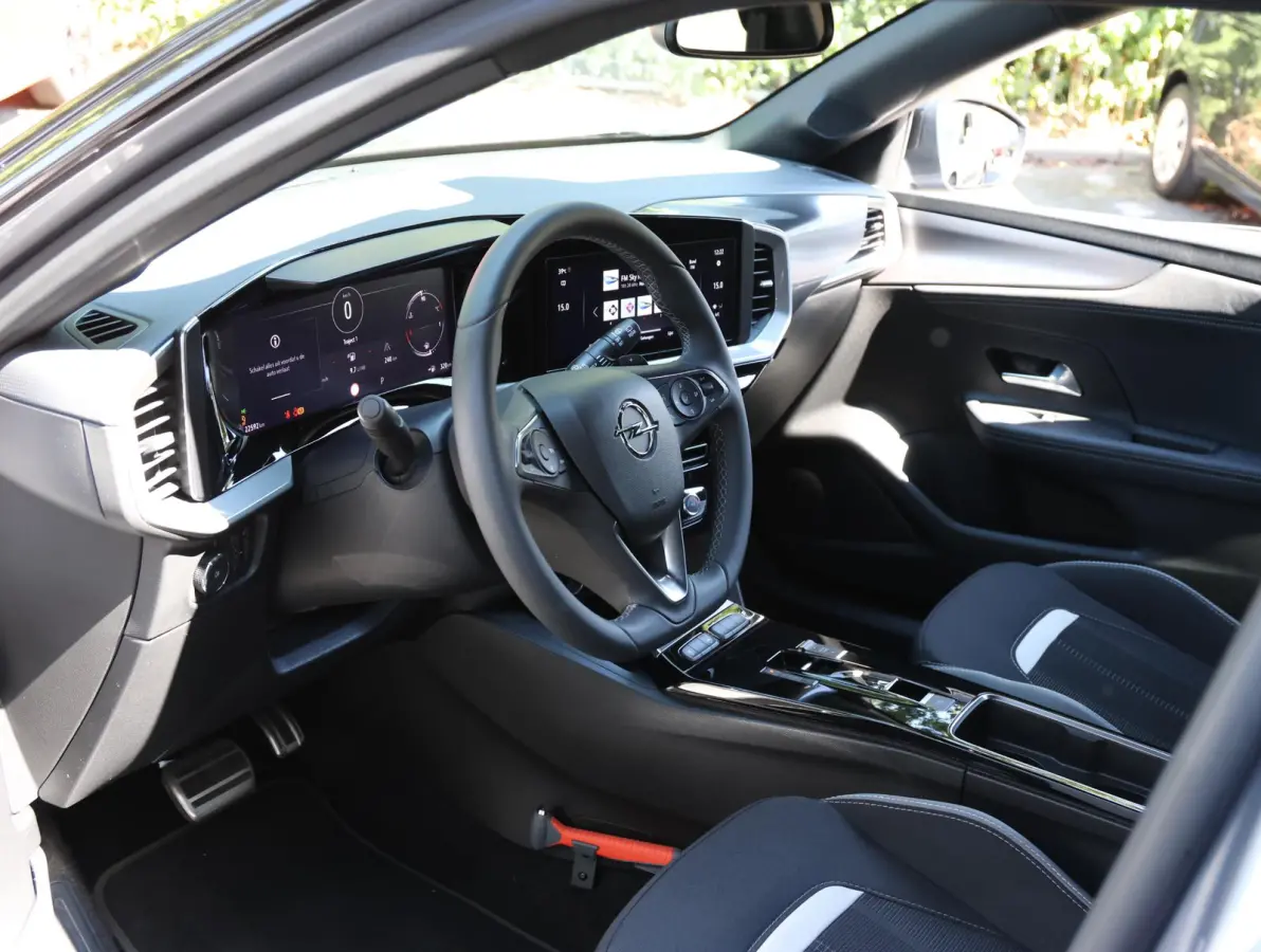 1.2 130pk Automaat GS | Navigatie | Apple Carplay & Android Auto | Camera | Climate control