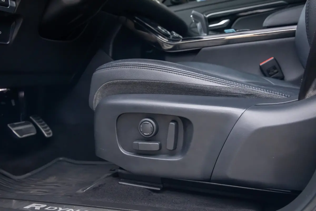 1.5 P300e AWD R-Dynamic SE | Apple Carplay/Android Auto | Panoramadak | Camera | Leder bekleding | Stoel/Stuur/ Voorruitverwarming Verwarming | Achteruitrijcamera | Apple Carplay/Android Aut