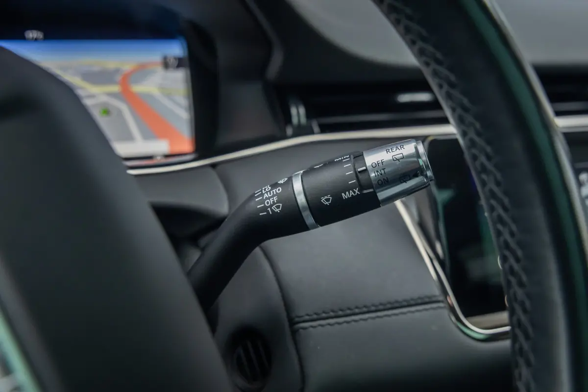1.5 P300e AWD R-Dynamic SE | Apple Carplay/Android Auto | Panoramadak | Camera | Leder bekleding | Stoel/Stuur/ Voorruitverwarming Verwarming | Achteruitrijcamera | Apple Carplay/Android Aut