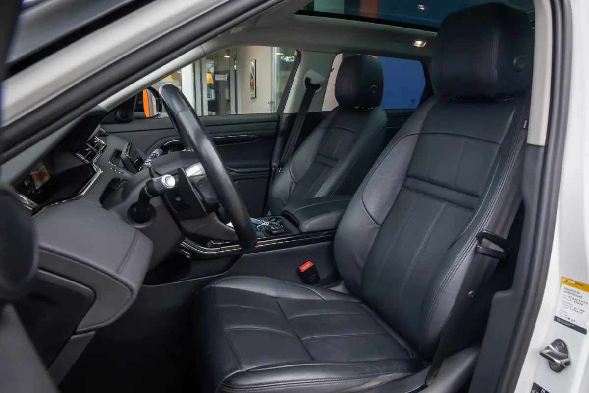 1.5 P300e AWD R-Dynamic SE | Apple Carplay/Android Auto | Panoramadak | Camera | Leder bekleding | Stoel/Stuur/ Voorruitverwarming Verwarming | Achteruitrijcamera | Apple Carplay/Android Aut