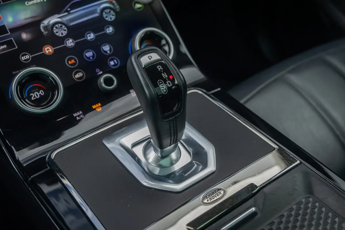 1.5 P300e AWD R-Dynamic SE | Apple Carplay/Android Auto | Panoramadak | Camera | Leder bekleding | Stoel/Stuur/ Voorruitverwarming Verwarming | Achteruitrijcamera | Apple Carplay/Android Aut