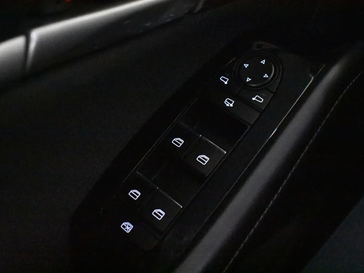 2.0 e-SkyActiv-G M Hybrid 122Pk l 1e Eigenaar l Dealeronderhouden l Dodehoek l Navi l PDC l Adapt. Cr Control l Head Up Display l