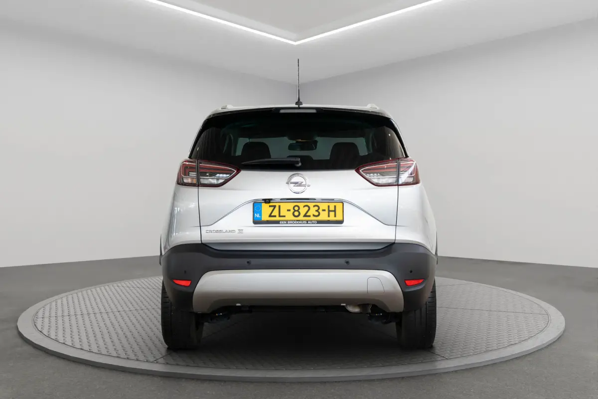 1.2 Turbo 120 Jaar Edition | Climate Controle | Camera | Apple Carplay & Android Auto | Parkeersensoren | Lichtmetalen velgen |