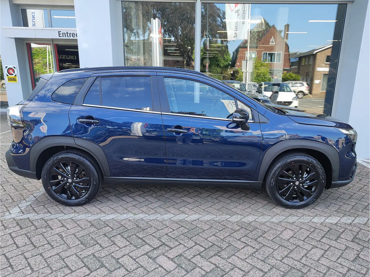 1.4 BOOSTERJET SE 60 SMART HYBRID Direct Leverbaar | Tot 10 JAAR GARANTIE!  Inclusief € 2.250,- Voorraad Voordeel