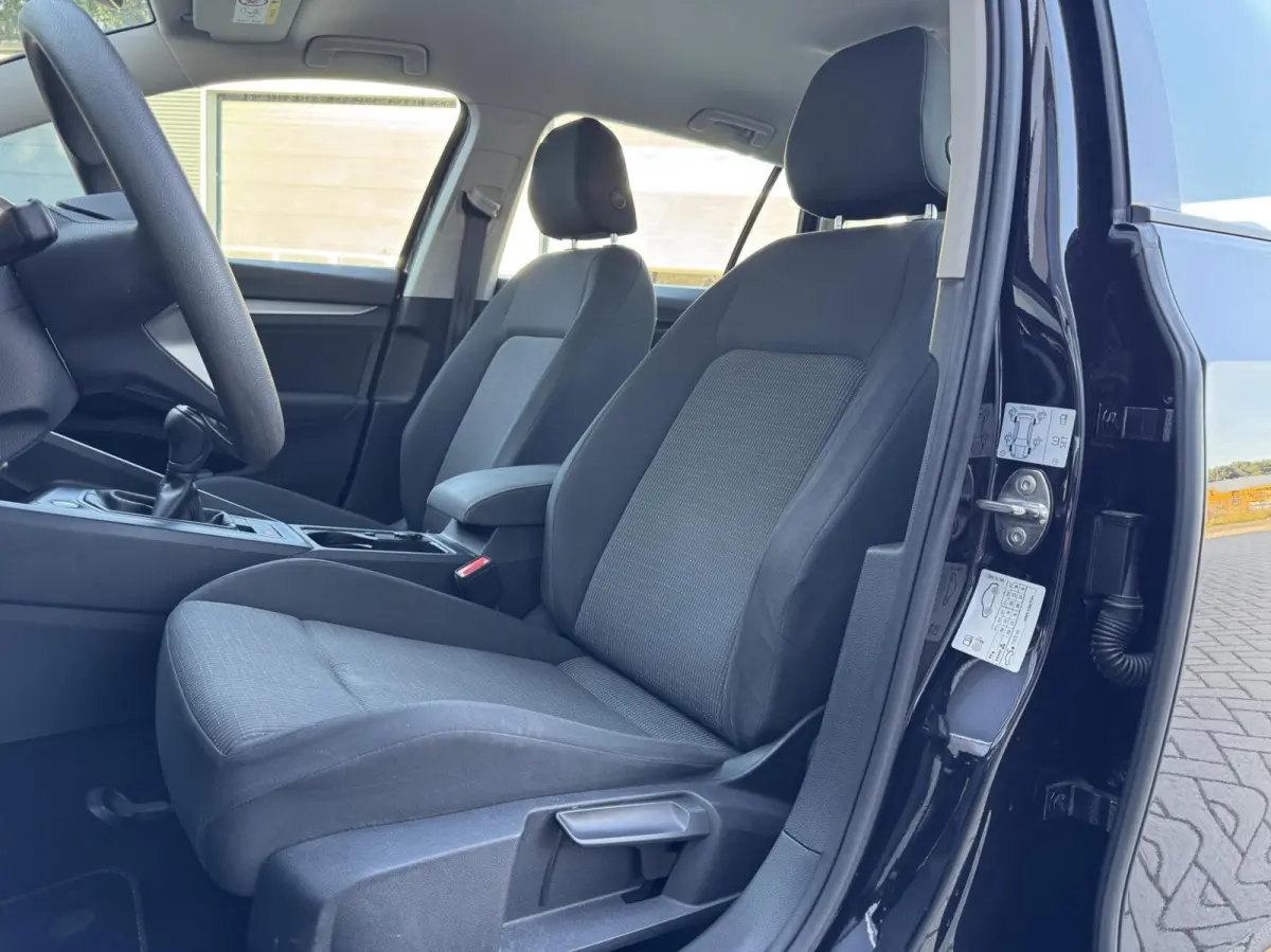1.0 TSI Life | Carplay | Adaptive cruise | Climate | DAB | LED | Sensoren
