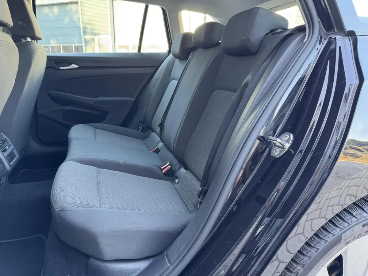 1.0 TSI Life | Carplay | Adaptive cruise | Climate | DAB | LED | Sensoren
