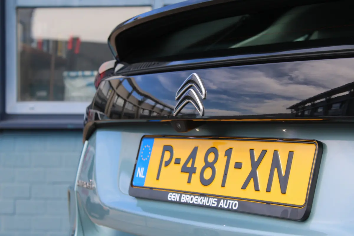 Feel Pack 50 kWh SOH waarde 91,44 | Achterbank in delen neerklapbaar | Achterbank met armsteun en skiluik | Achteropkomend verkeer waarschuwing