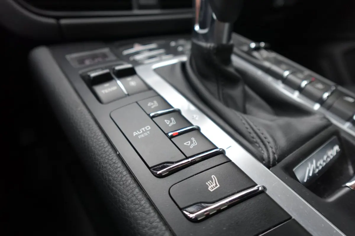 Porsche Macan 2.0 PANO SPORT CHRONO VOL