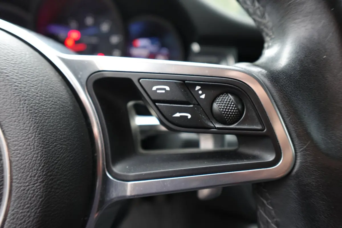 Porsche Macan 2.0 PANO SPORT CHRONO VOL