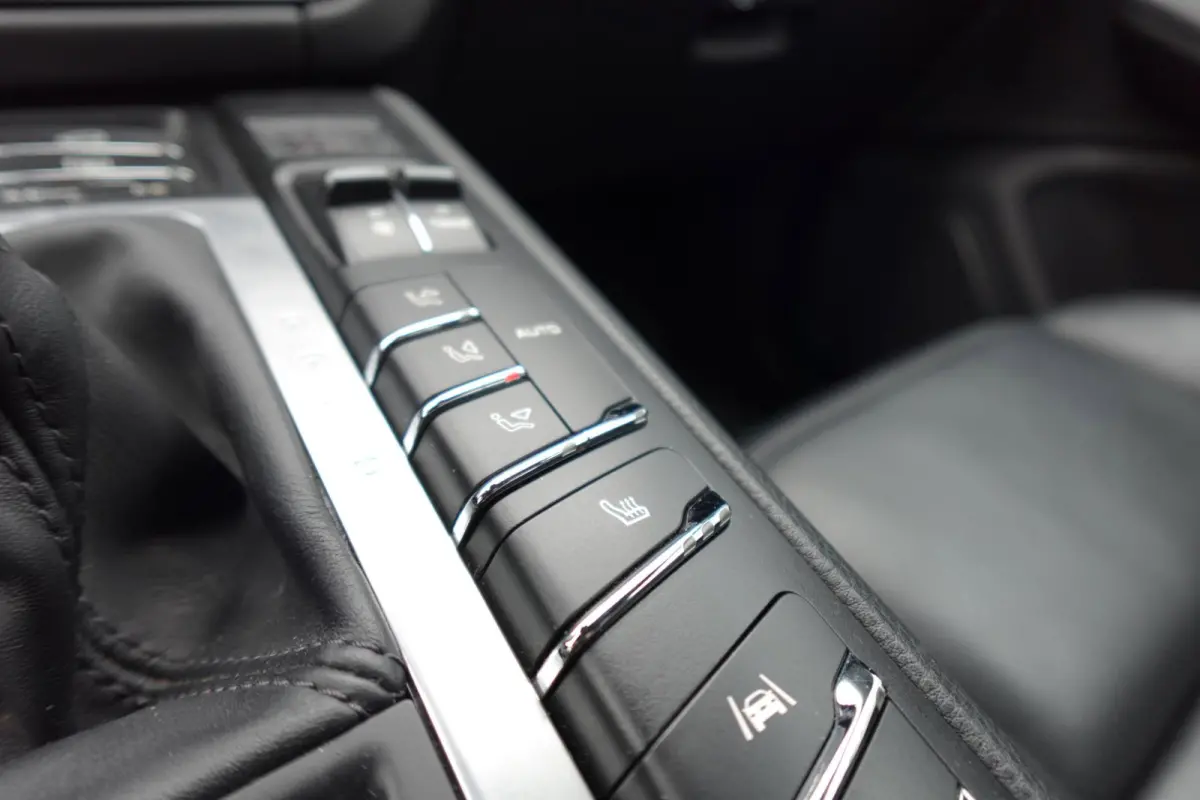 Porsche Macan 2.0 PANO SPORT CHRONO VOL