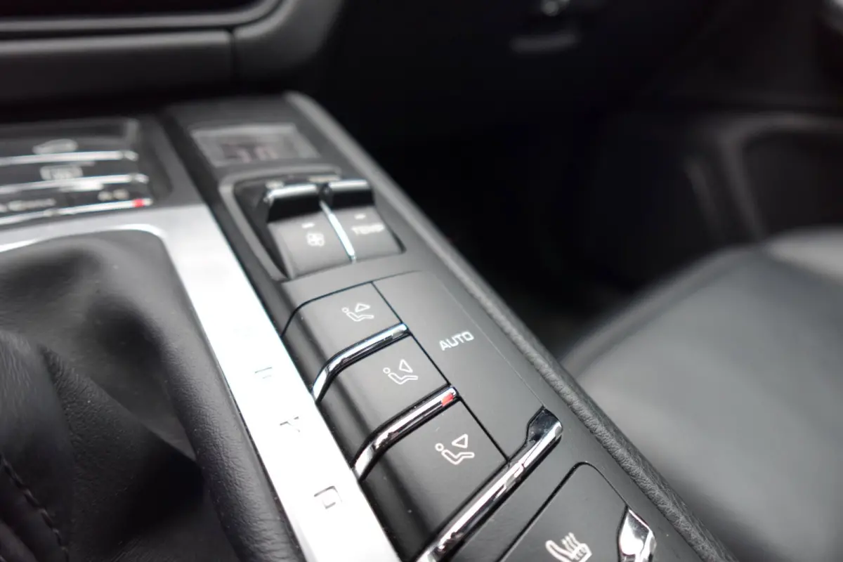 Porsche Macan 2.0 PANO SPORT CHRONO VOL