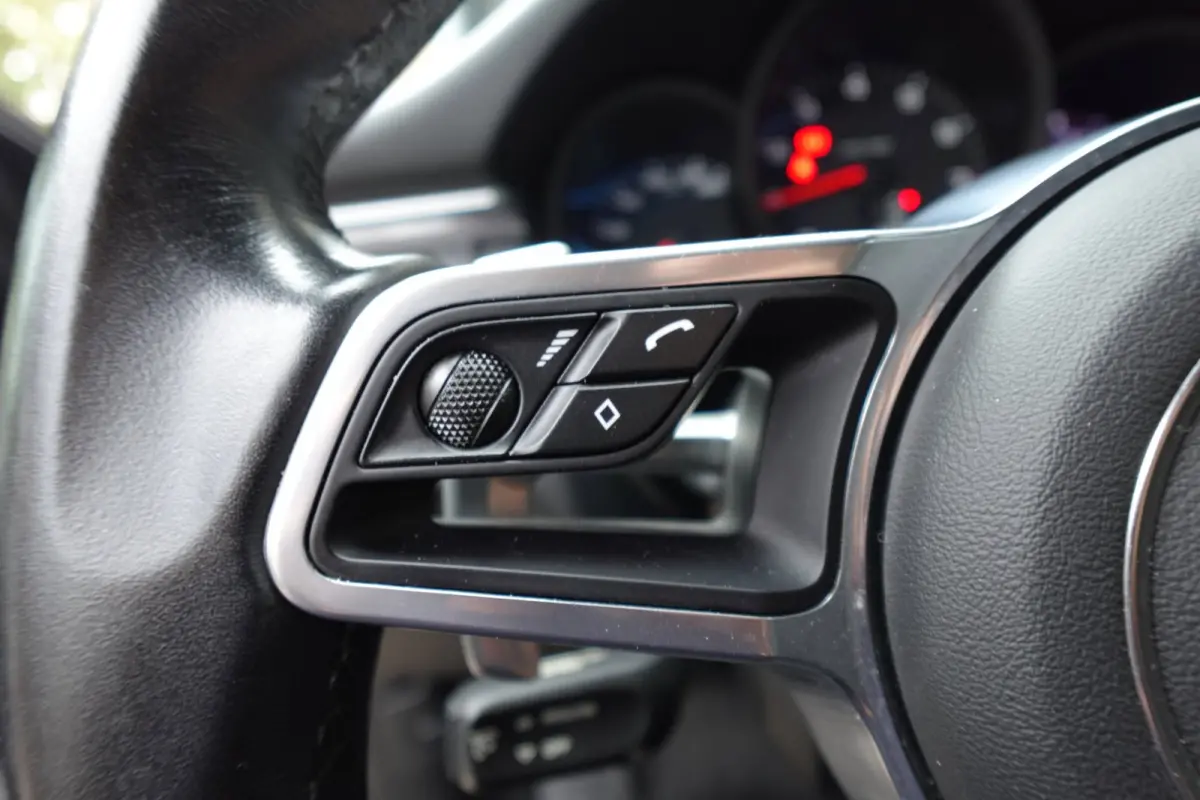 Porsche Macan 2.0 PANO SPORT CHRONO VOL