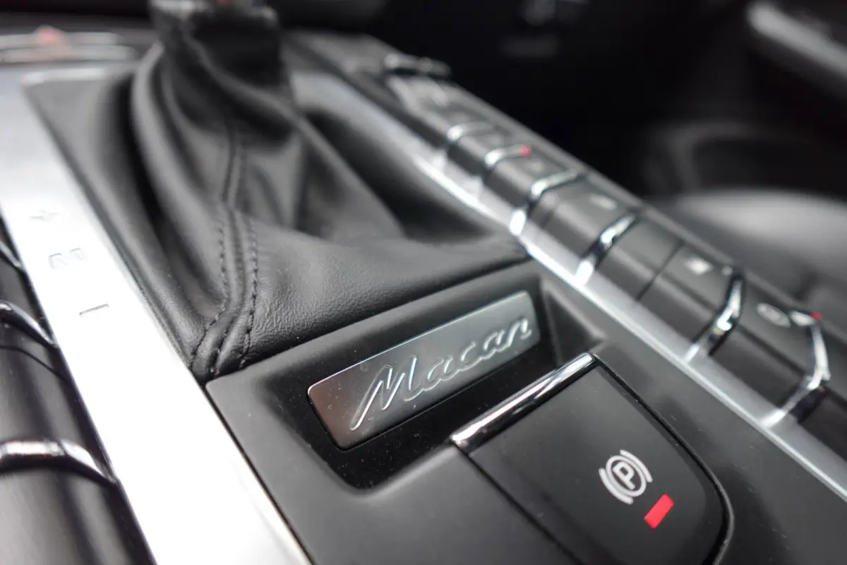 Porsche Macan 2.0 PANO SPORT CHRONO VOL