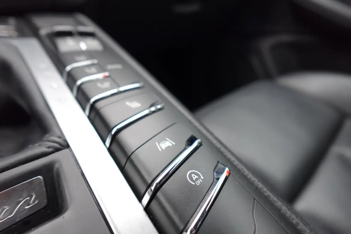 Porsche Macan 2.0 PANO SPORT CHRONO VOL