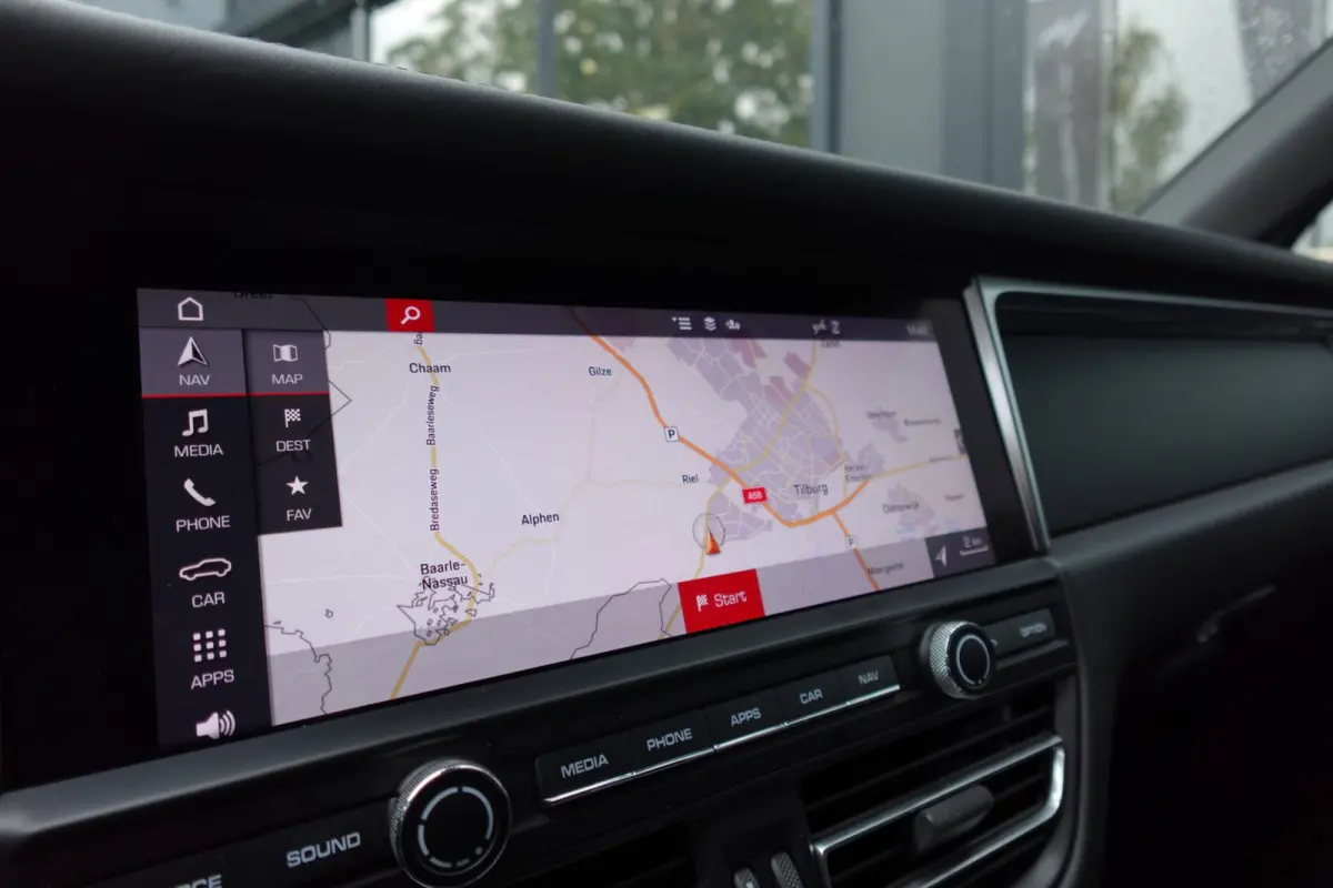 Porsche Macan 2.0 PANO SPORT CHRONO VOL