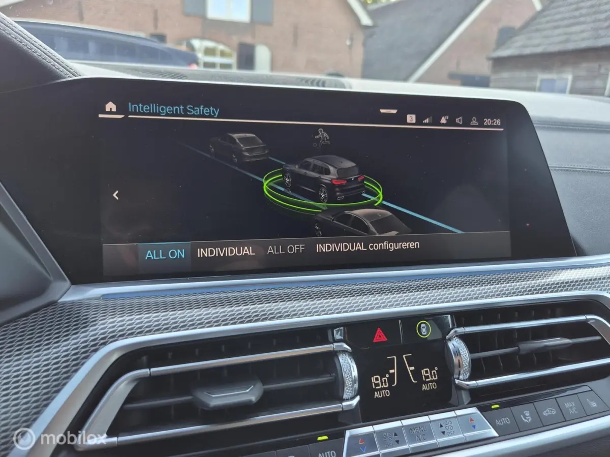 xDrive45e High Executive I Camera I Trekhaak I Sportstoel I 21 INCH
