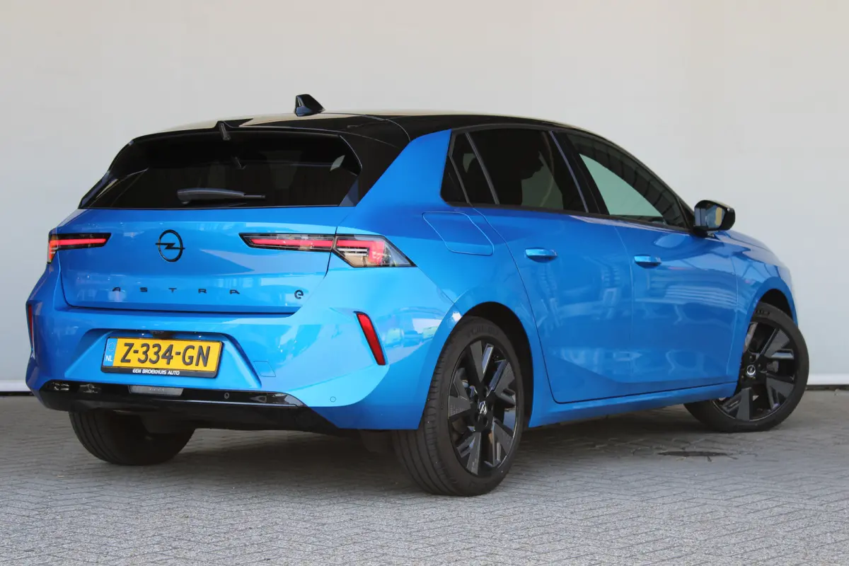 54 kWh GS | 360 Camera | Adaptieve cruise control | Apple carplay & Android auto | Keyless |