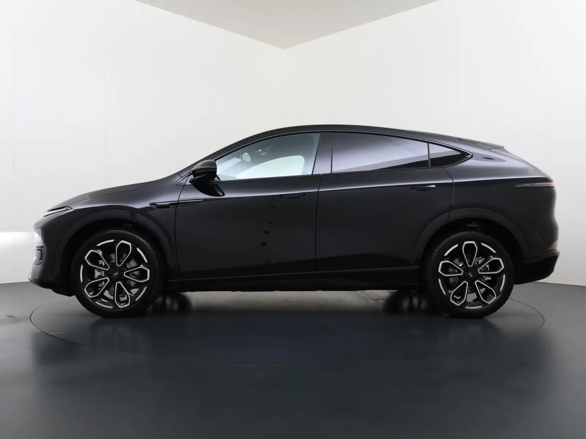 AWD Performance 80.8 kWh VAN:54.900,- VOOR:50.877,- UW HERFSTVOORDEEL:4.023,-| NIEUWE AUTO! | INRUIL MOGELIJK!| ELEKT. TREKHAAK | STOEL VERWARMING + VERKOELING | APPLE CARPLAY | 360° CAMERA