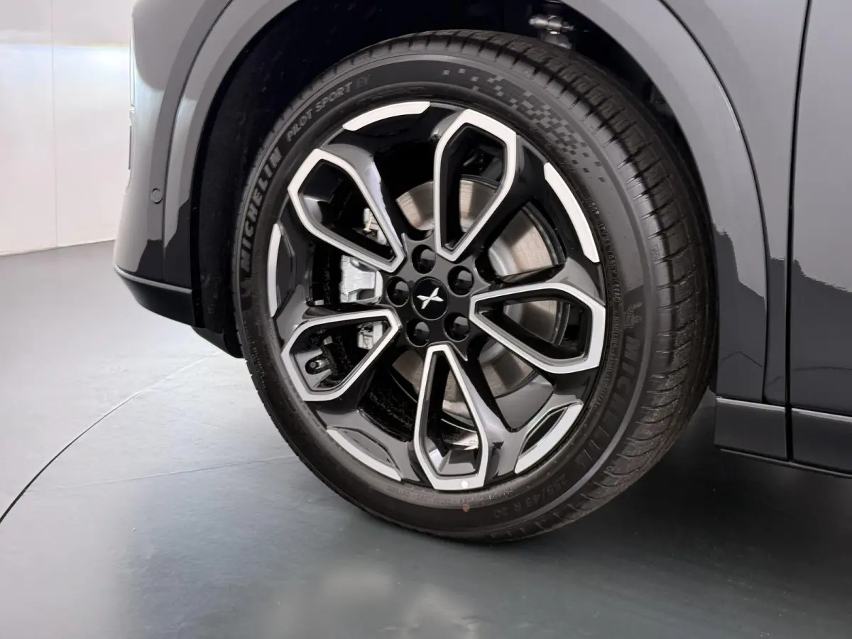 AWD Performance 80.8 kWh VAN:54.900,- VOOR:50.877,- UW HERFSTVOORDEEL:4.023,-| NIEUWE AUTO! | INRUIL MOGELIJK!| ELEKT. TREKHAAK | STOEL VERWARMING + VERKOELING | APPLE CARPLAY | 360° CAMERA