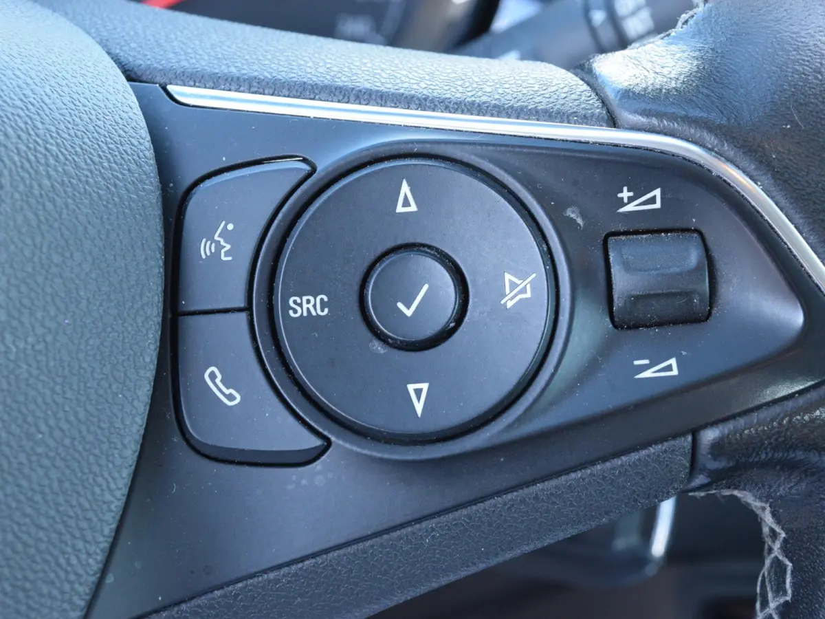 1.2 Turbo 120 Jaar Edition l Camera l PDC voor & achter l Navigatie l