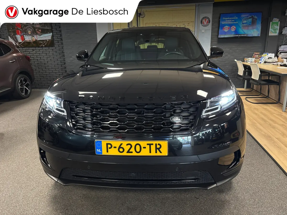 2.0 P400e SE / leer / panoramadak / navi / 360 camera / Meridian /stoel verw / black edition