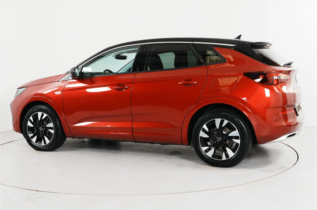 1.6 Turbo GS Line 225 pk PHEV | SOH 99% | AGR | 360° | Stl. verw. | Adaptive Cruise | El. achterklep |