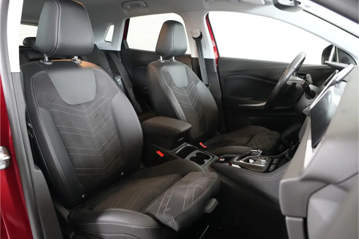 1.6 Turbo GS Line 225 pk PHEV | SOH 99% | AGR | 360° | Stl. verw. | Adaptive Cruise | El. achterklep |