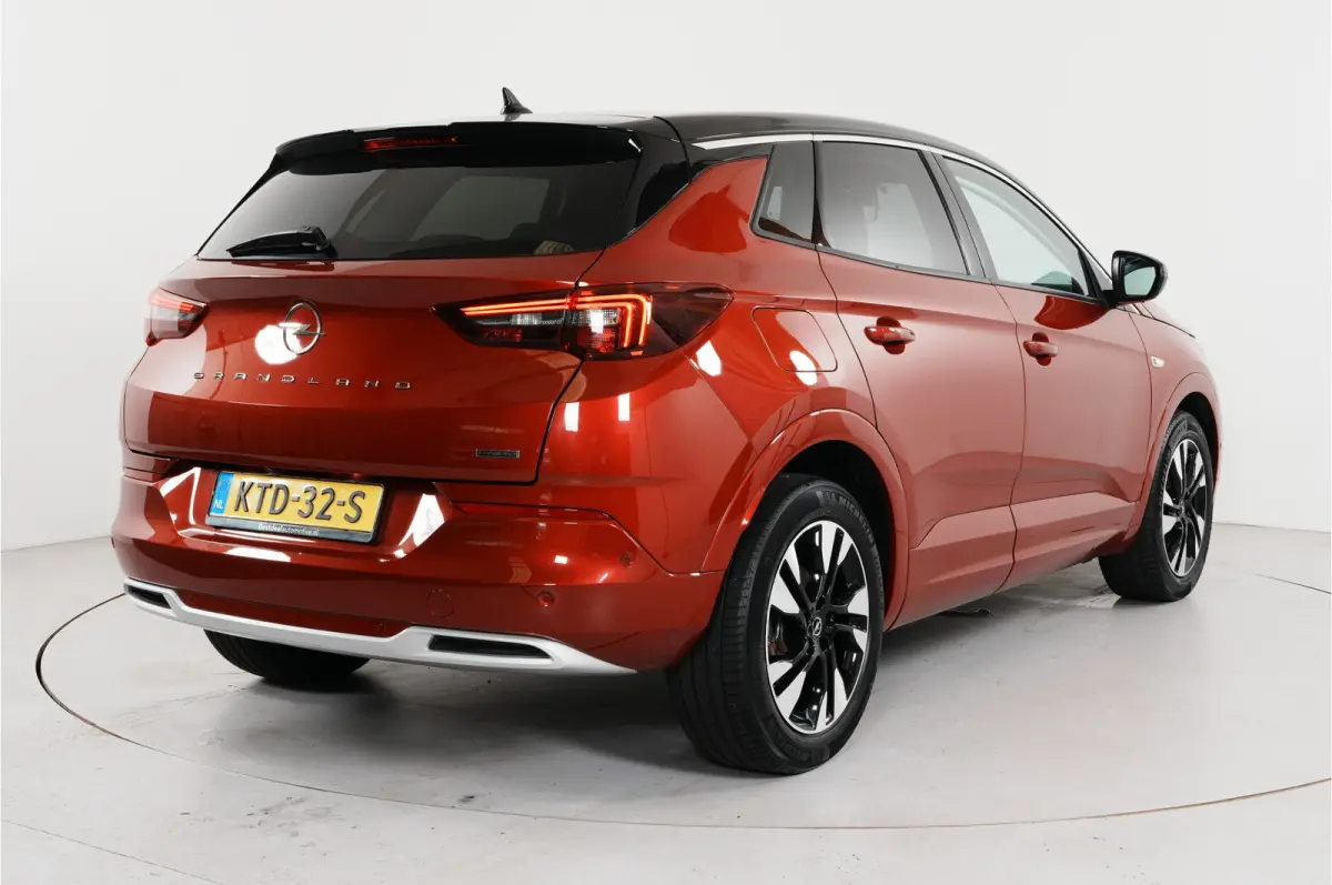 1.6 Turbo GS Line 225 pk PHEV | SOH 99% | AGR | 360 Cam | Stl. verw. | Adaptive Cruise | El. achterklep |