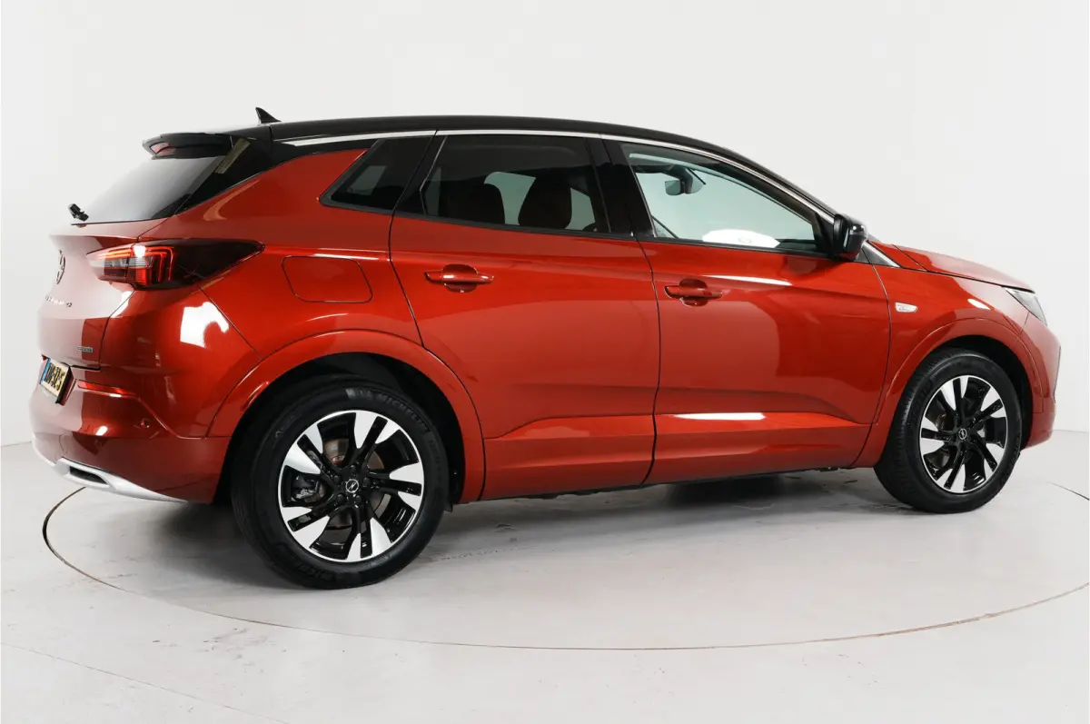 1.6 Turbo GS Line 225 pk PHEV | SOH 99% | AGR | 360° | Stl. verw. | Adaptive Cruise | El. achterklep |