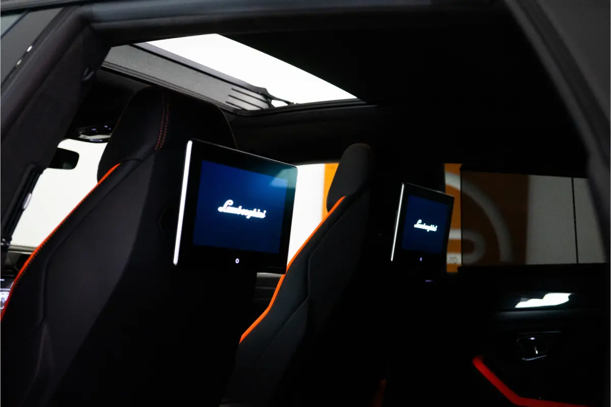 4.0 V8 Hybrid 800PK | Ad Personam | Nero Helene | Nero Ade/Arancio Leoni | Bang&Olufsen 3D | Ceramic | Service Package 5YR | 3YR Warrenty | VOL